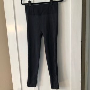 Calia by Carrie Underwood capri work out leggings